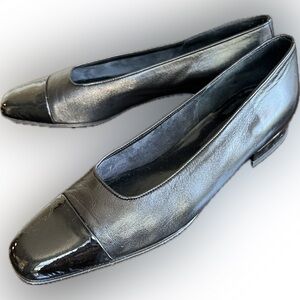 VANELi Nappa Leather Capped Toe Flat Skimmer, 1 inch heel, Leather Sole, 6.5 SS